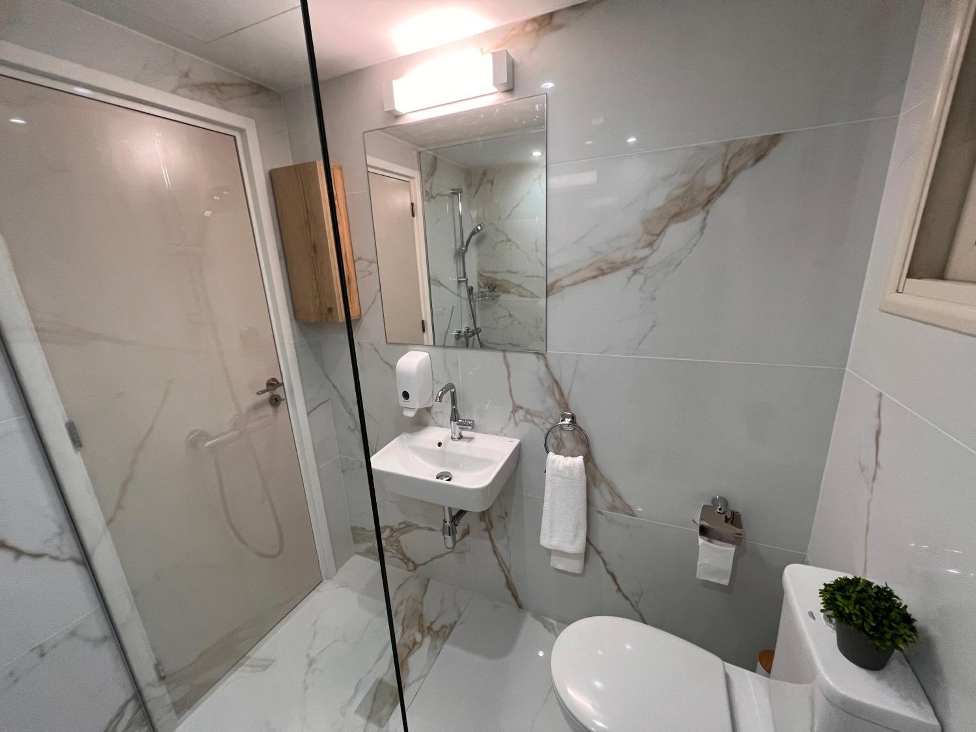 Earth Apartment Larnaca Ngoại thất bức ảnh