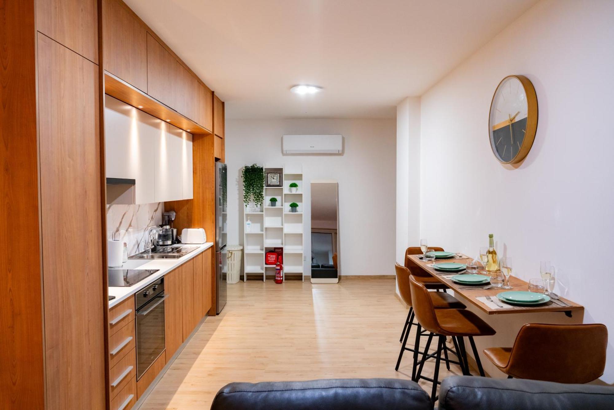 Earth Apartment Larnaca Ngoại thất bức ảnh