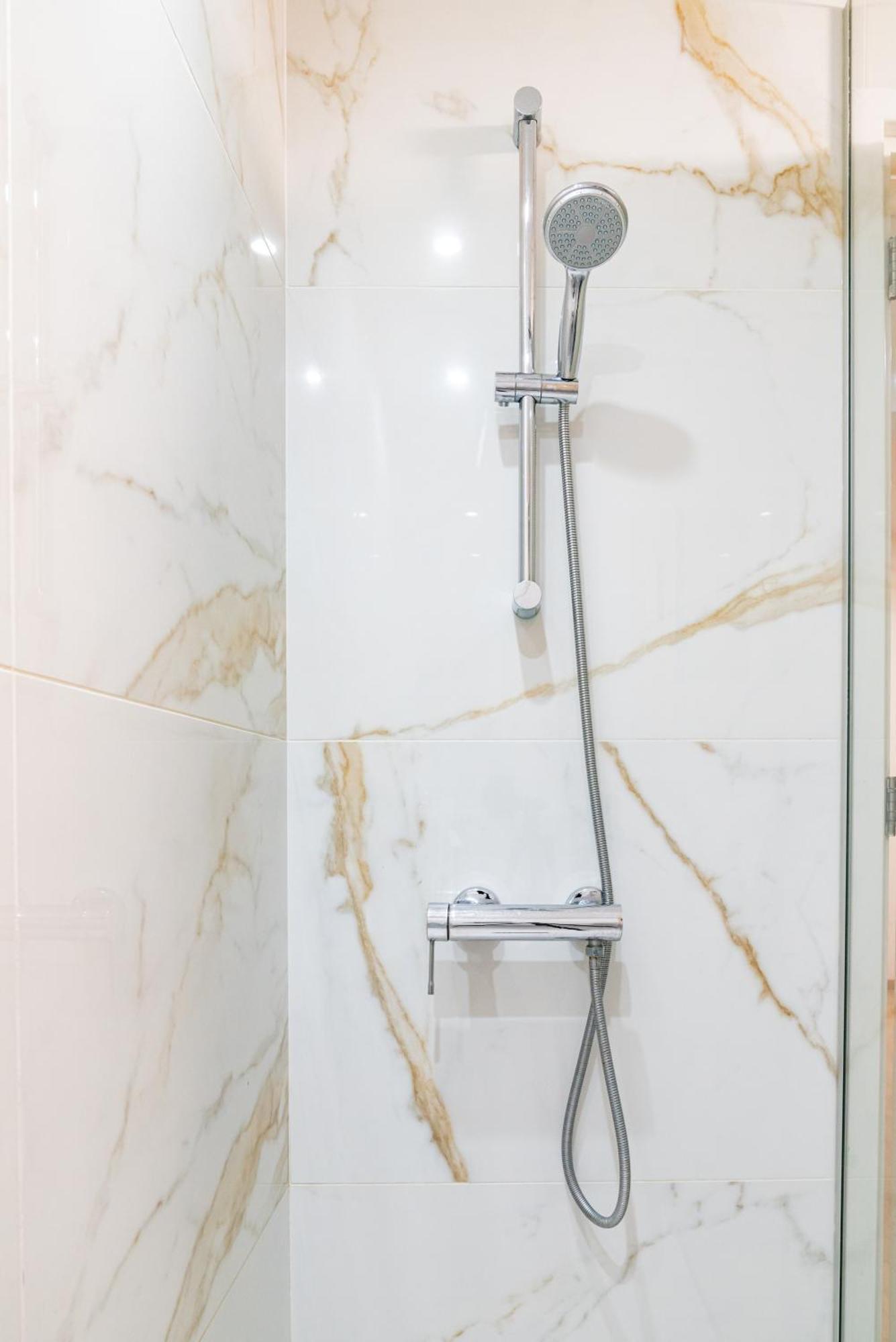 Earth Apartment Larnaca Ngoại thất bức ảnh